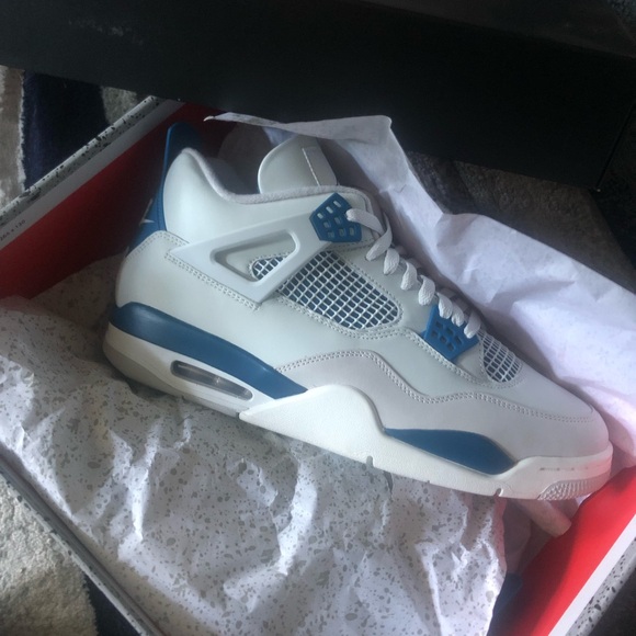 Jordan 4’s Brand New Never Worn Brought To Big - Picture 3 of 3